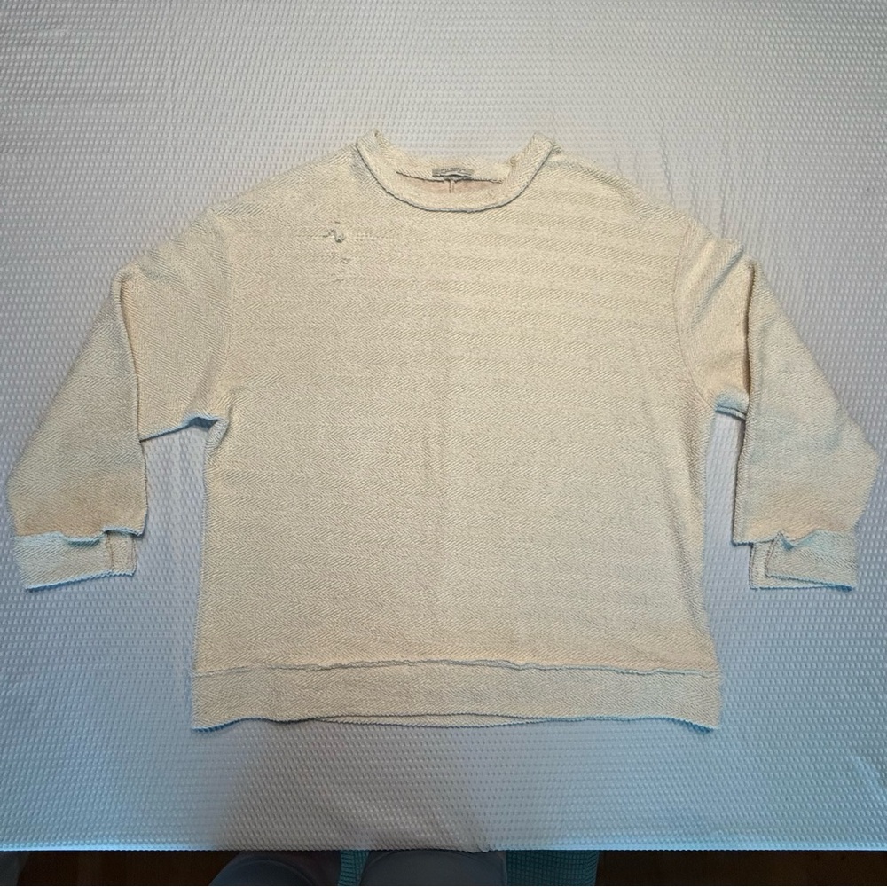 Zara Trafaluc women’s over sized Off-White Crewneck Sweatshirt made in Turkey